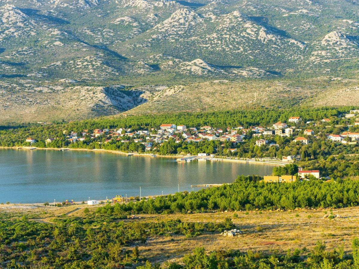 Vacation House Loreta Sveti Rok Exterior photo